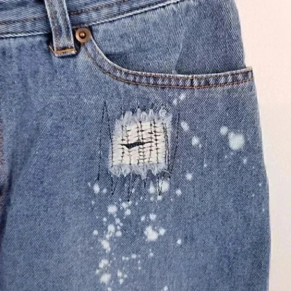 CLIO Cotton Distressed Jean Skirt 6 - Picture 6 of 9